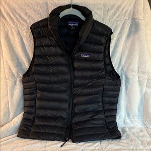 Patagonia Down Seater Vest in Black. Men’s Medium. NWOT.